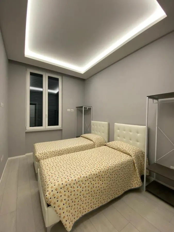 Casa Dante: Oneglia Centro-Marina-Spiagge Lejlighed Imperia