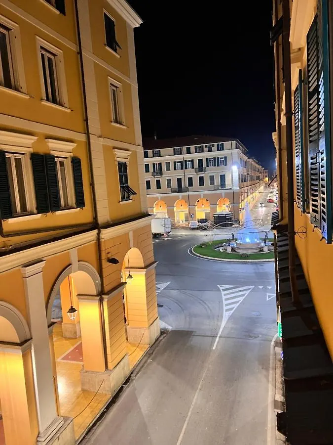 Casa Dante: Oneglia Centro-Marina-Spiagge Lejlighed Imperia Italien