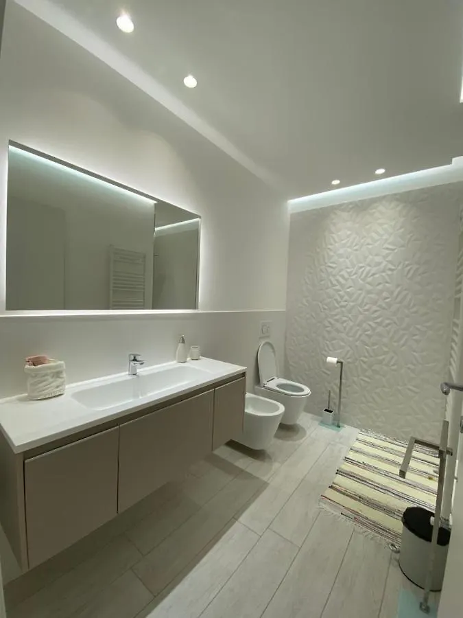 Appartement Casa Dante: Oneglia Centro-Marina-Spiagge à Imperia 0*,  Italie