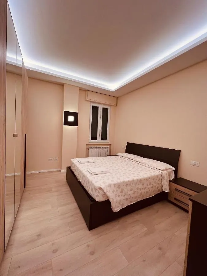 Appartement Casa Dante: Oneglia Centro-Marina-Spiagge à Imperia 0*,  Italie
